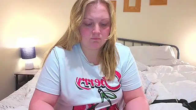 PhatAssBlond live sex cam