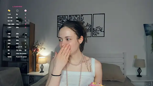 MalvinaTrafford live sex cam