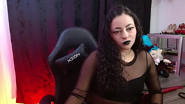 LunaTikka live sex cam