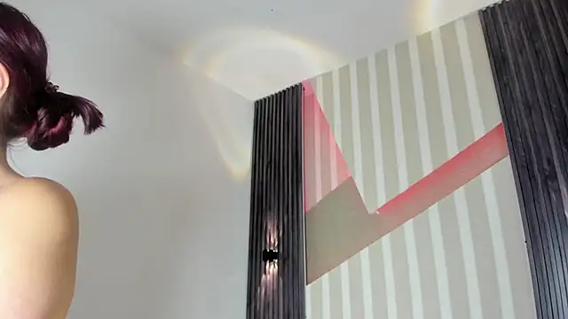 emily_layton's cam snapshot