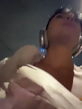 fiorella_paris's cam snapshot