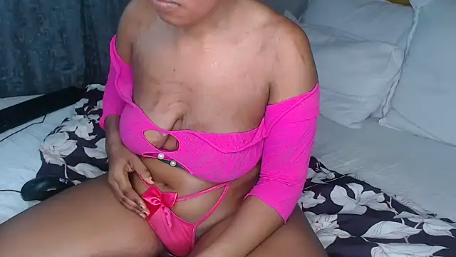 Bella_2025's cam snapshot