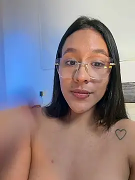 HoneyDolllXXX live sex cam