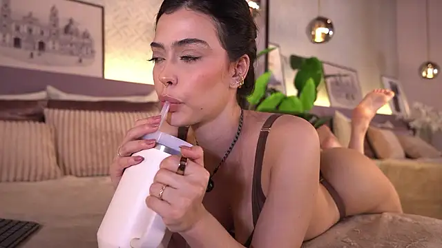 ElleDiane live sex cam