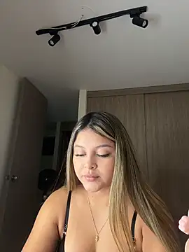lunablossom_ live sex cam