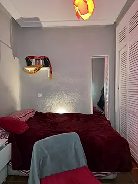 Crystal_________ live sex cam