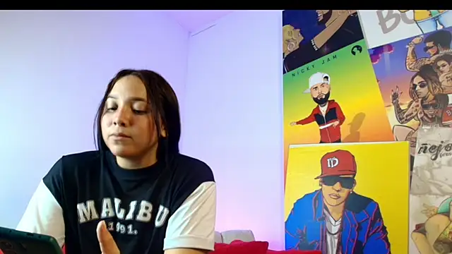 couple_lovelyds live sex cam