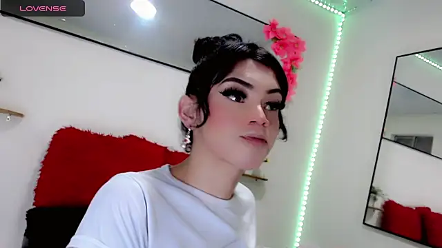 NathalialLooes live sex cam