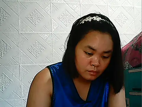 CreamyPussy4uxx's cam snapshot