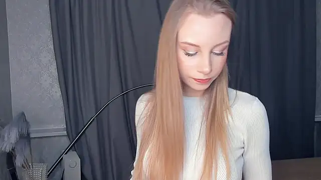 CarmenLipkin's cam snapshot