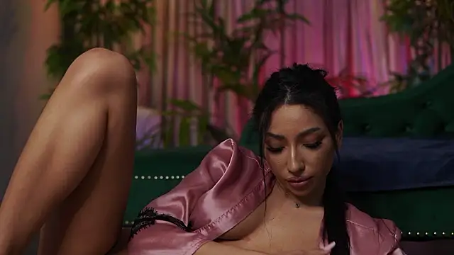 GinaValentinna live sex cam