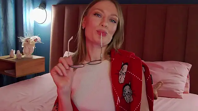 EvelynPoole's cam snapshot