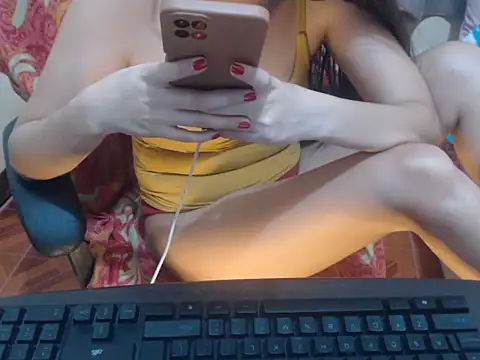 HotAsian_Yazzi69's cam snapshot