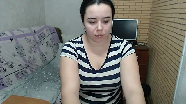 CutieMarine's cam snapshot