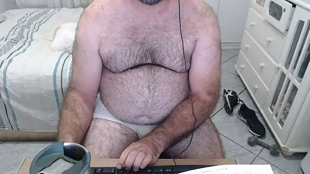 MysterBearMG live sex cam