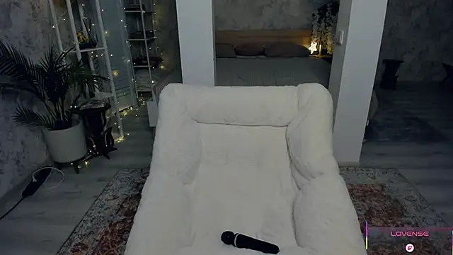 ReneeLippeatt's cam snapshot