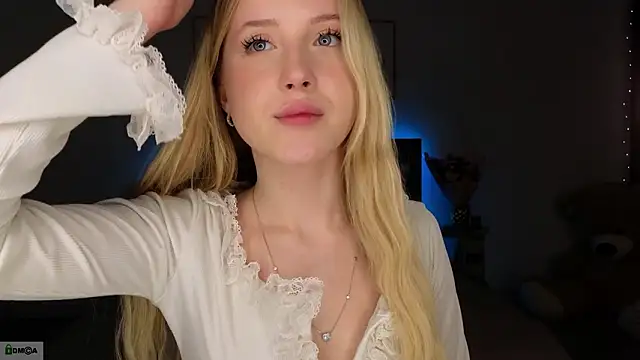 adele_armass's cam snapshot