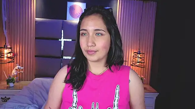 Lauroberts7's cam snapshot