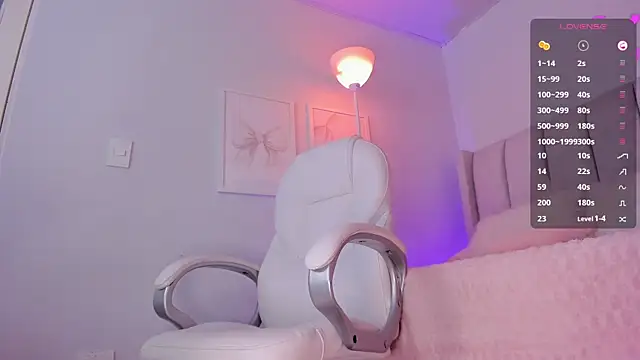 your_alina18's cam snapshot