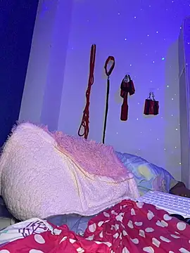 LunaGates's cam snapshot