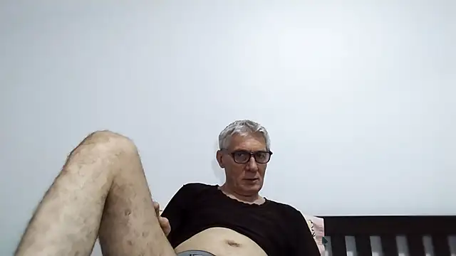 BIGUNCUTHARDCOCK live sex cam