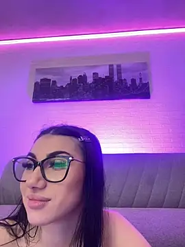 Kira_West's cam snapshot