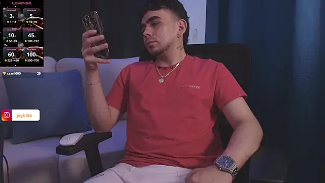 Guccy_Boy_Club's cam snapshot