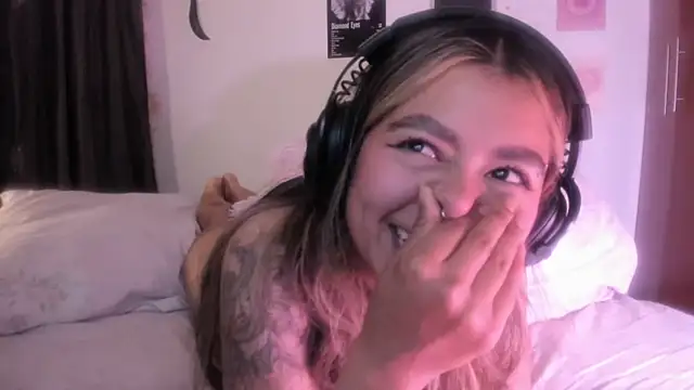 StephaniFox's cam snapshot