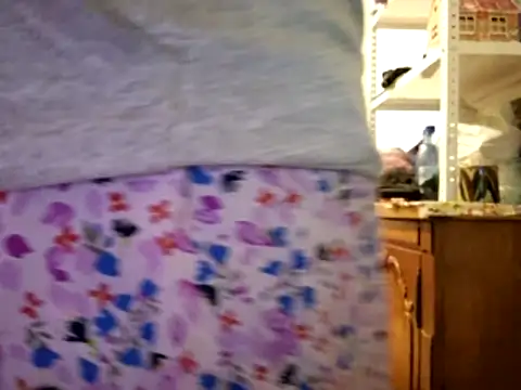 Samantha_Squirt@xh live sex cam