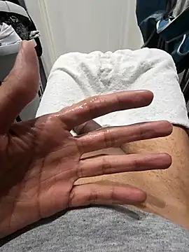 BrownBoyStrokin live sex cam