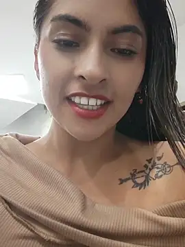 Fox_Roxxan live sex cam