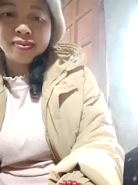 TRIEUTRIEU20 live sex cam