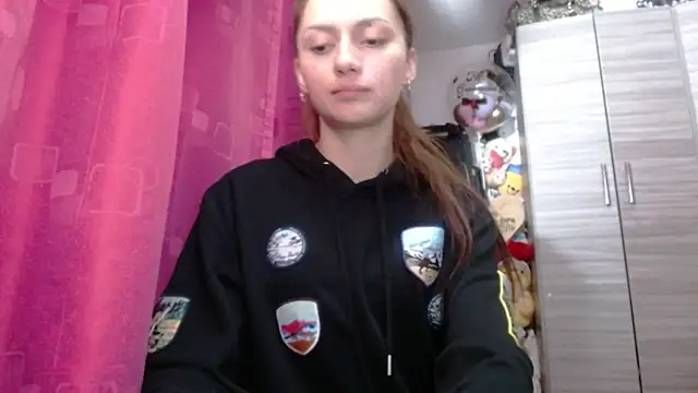 holy_juli live sex cam