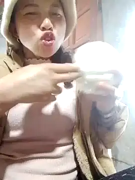 TRIEUTRIEU20's cam snapshot