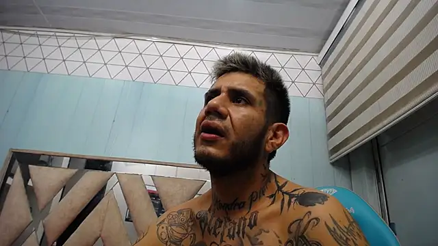 allison_max_tattoo live sex cam