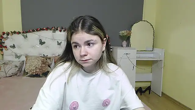 TinaRedly live sex cam