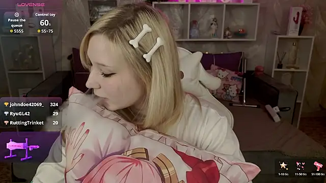 MeowkaKitty's cam snapshot