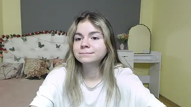 TinaRedly's cam snapshot