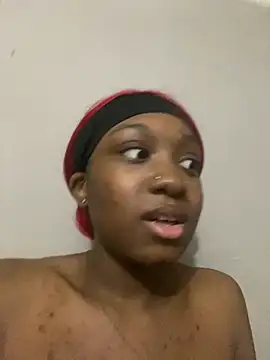 HennessyBaby21 live sex cam