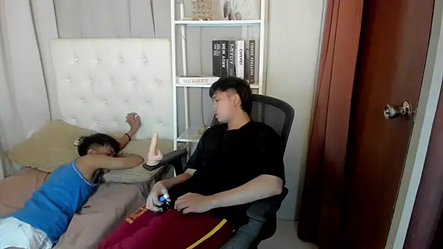 davincihugecock live sex cam