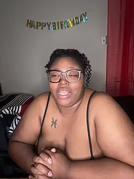 Chocolatebunnyxx96 live sex cam