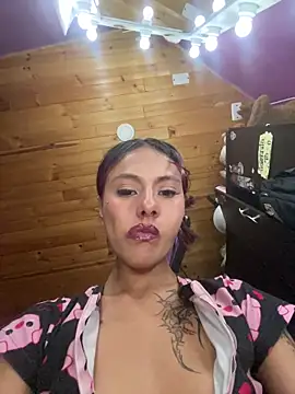 Emily-Fire live sex cam