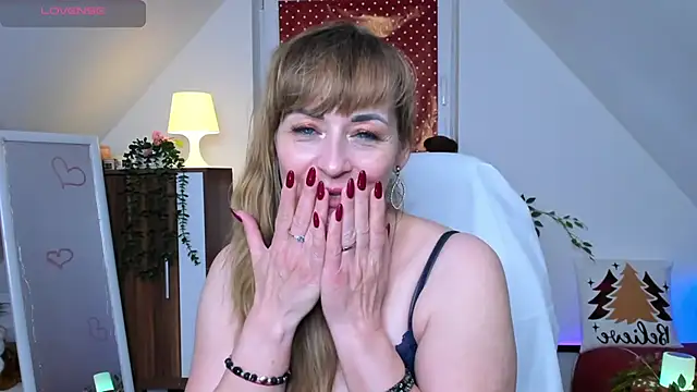 naughtymilane's cam snapshot