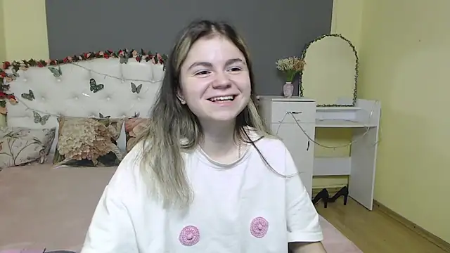 TinaRedly's cam snapshot