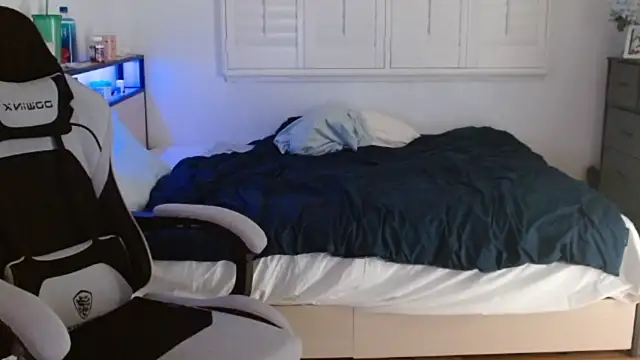 yourmila1's cam snapshot