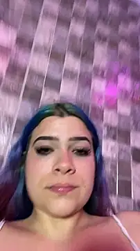 Sophia_cyrus11 live sex cam