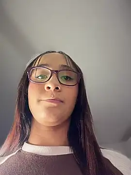 Isabella-Teen live sex cam