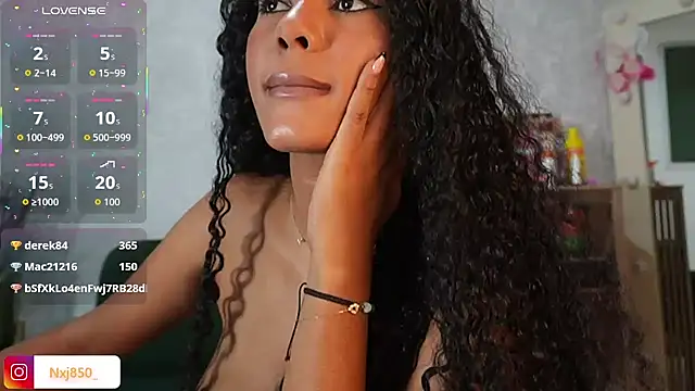 HOTBLACKANDWHITE2 live sex cam