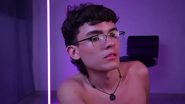 Angelo_018 live sex cam