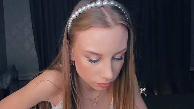 CarmenLipkin live sex cam